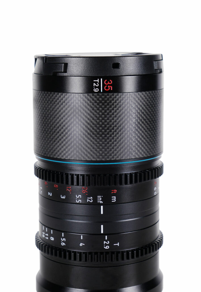 Sirui 35mm T2.9 1.6x Carbon Fiber Anamorphic lens for Canon RF Mount (Blue Flare) Anamorphic Lens | Sirui Australia | 4
